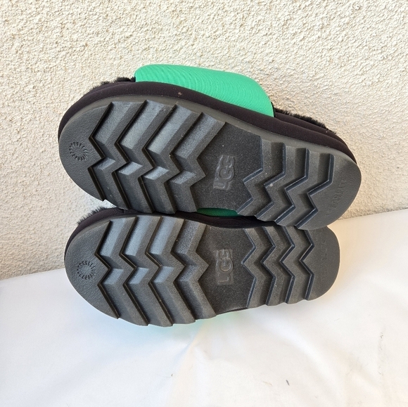 UGG Maxi Graphic Platform Slide Sandals  Black/Emerald Green Size 7 - Picture 9 of 14